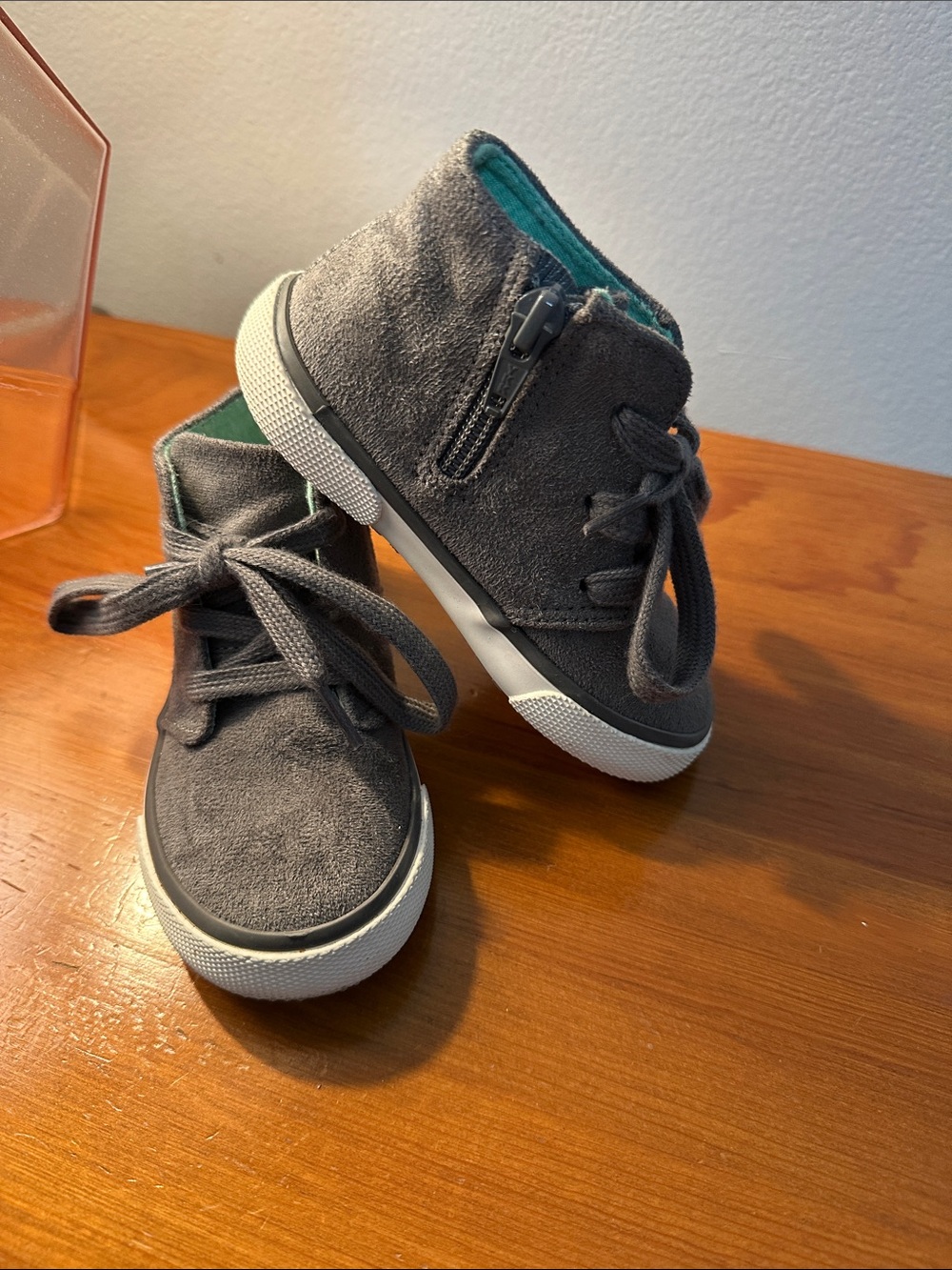 Cat & Jack Gray Suede High-Top Sneakers with Teal Lining- size 7